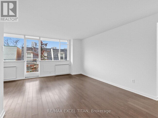 Photo du bâtiment - 25 Bedford Rd