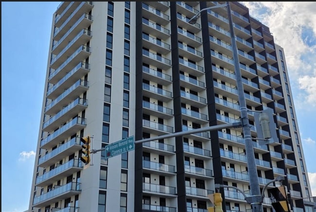 Building Photo - 33 Erie Av