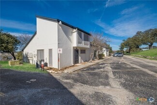Building Photo - 1101 Parkview Dr