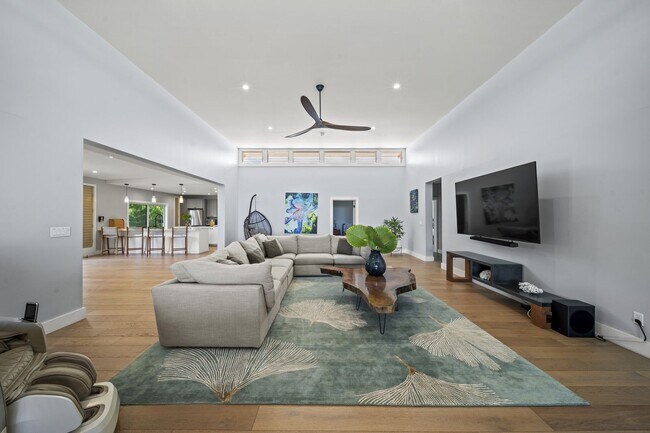 Foto del edificio - Gorgeous Remodeled Home w/ Private Hot Tube & Ocean Views: Hale Mahina
