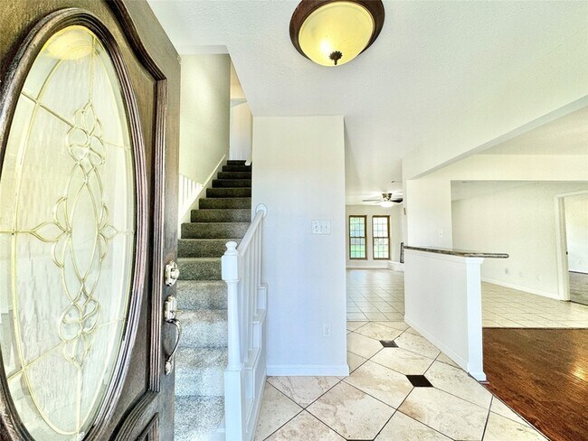 Foto del edificio - 7914 Oakington Dr