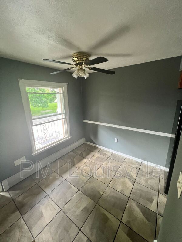 Building Photo - 4501 S 6th St