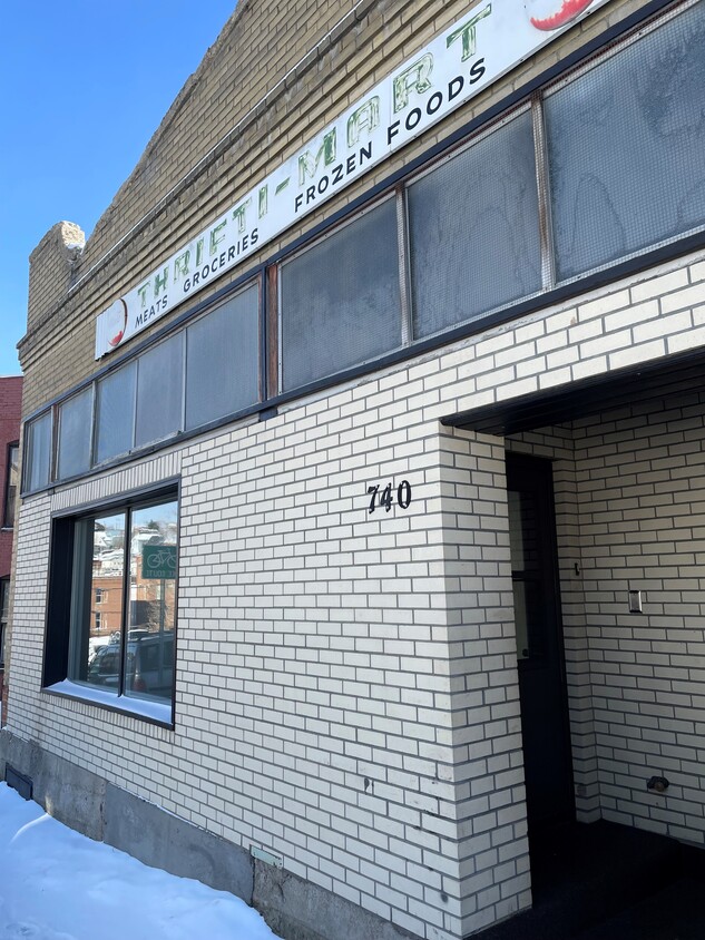 Primary Photo - 740 W Granite St