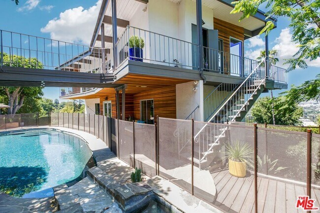 Foto del edificio - 3601 Berry Dr