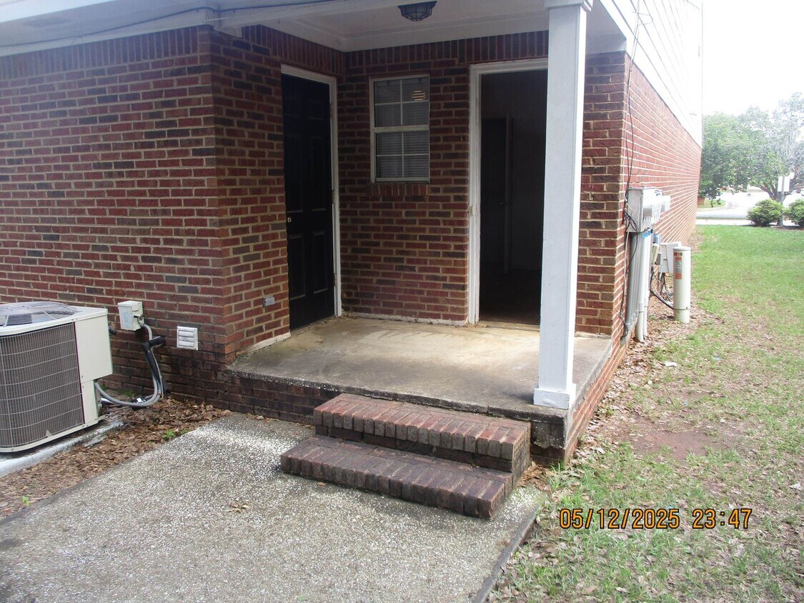 Building Photo - Friar Tuck Lane, 2216-A