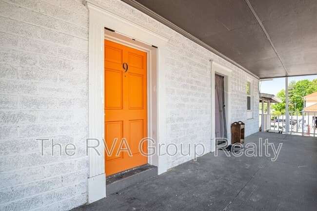 Building Photo - 3807 Woodlawn St