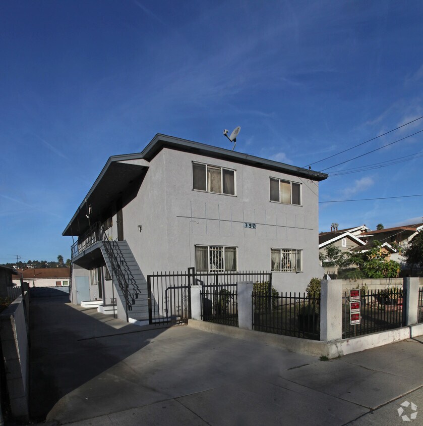 Primary Photo - 350 Avenue 57