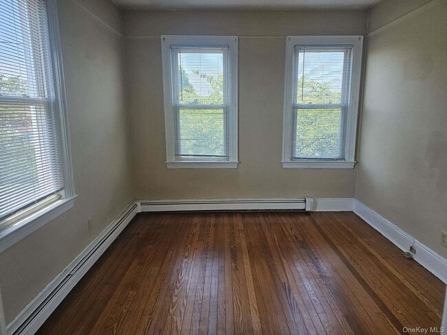 Building Photo - 556 Broadway