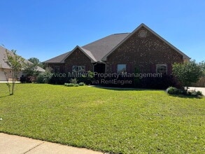 Building Photo - 4233 S Cambridge Way