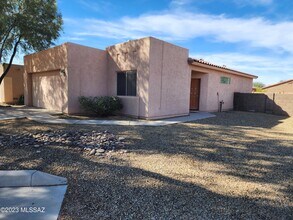 Building Photo - 5461 N Willow Thicket Way