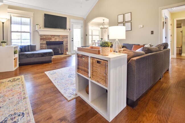 Foto del edificio - Pet Friendly Four Bedroom with Basement in...