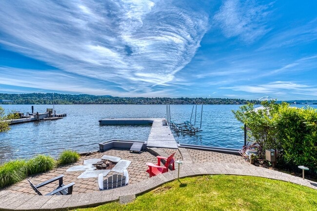 Building Photo - Mercer Island Waterfront Home