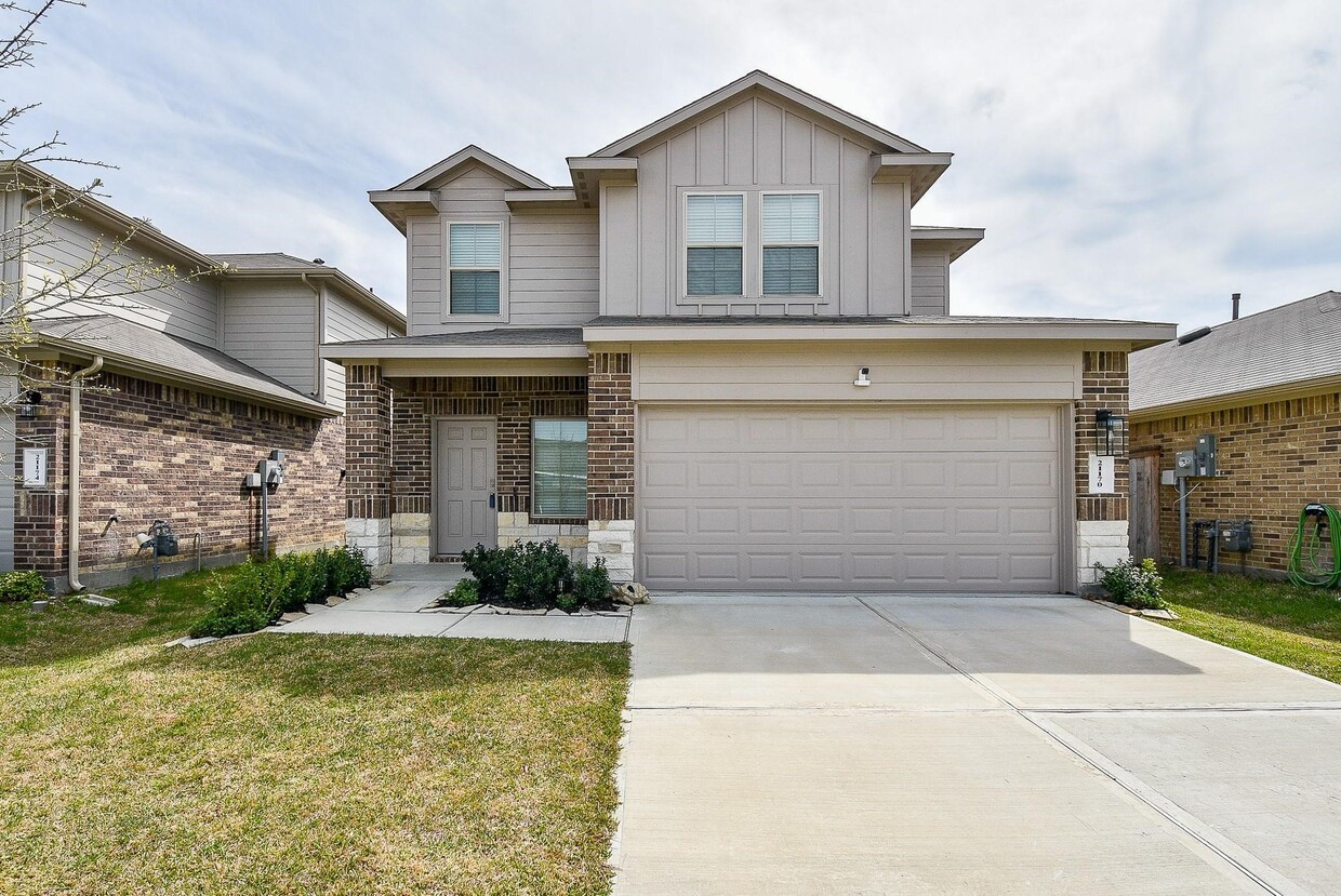 Foto principal - 21170 Alder Oaks Dr