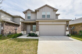Building Photo - 21170 Alder Oaks Dr