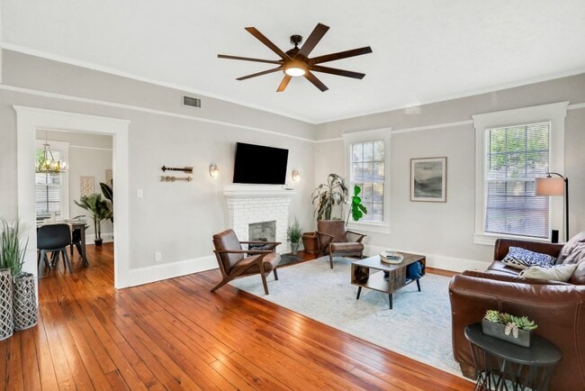 Foto del edificio - 1104 Lasalle St