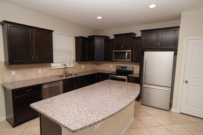 Building Photo - 17256 Goldcrest Loop
