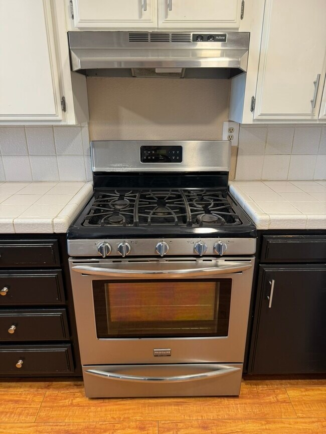 Foto del edificio - 7735 Newman Ave