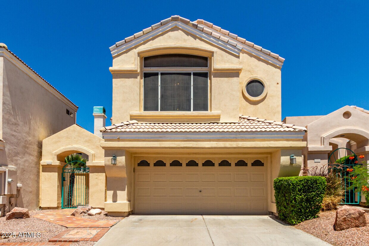 Foto principal - 1128 E Silverwood Dr