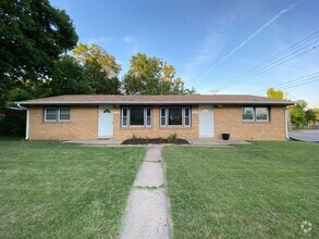 Building Photo - 1402-1404 Hillcrest Drive