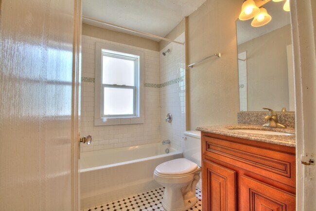 Building Photo - 4561 Flad Ave