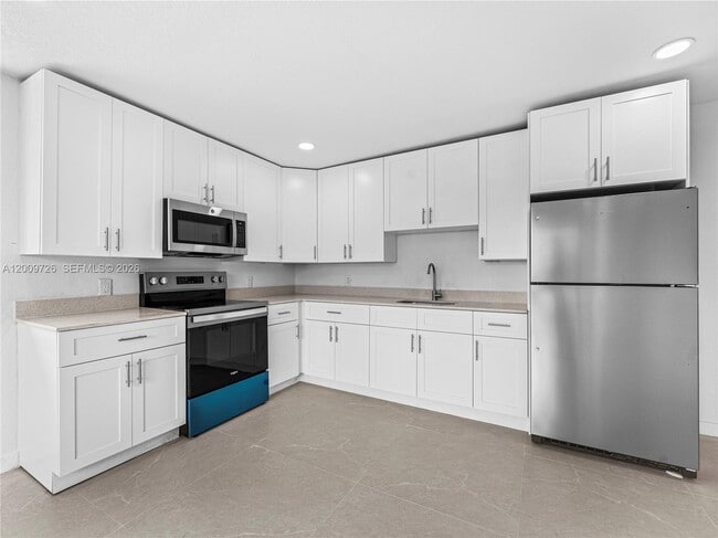 Building Photo - 1370 W 29th St