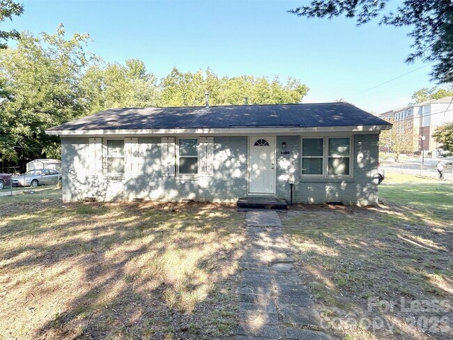 Building Photo - 3000 Rodman St