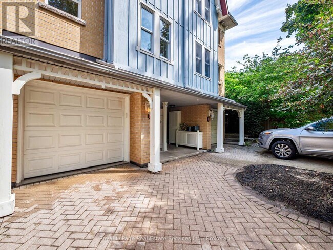 Photo du bâtiment - 81 Brant St