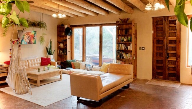 Building Photo - 39 Burro Bend