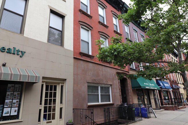 Foto del edificio - 924 Washington St