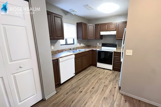 Foto del edificio - Beautifully charming 2-bedrooms, 1-bath downstairs apartment in Prescott!