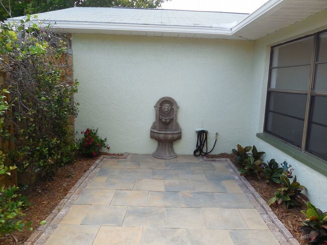 Building Photo - Becket Lake 3 bed 2 bath SFH