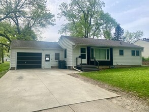 Building Photo - 2611 Tremont St Building Photo - 2611 Tremont St