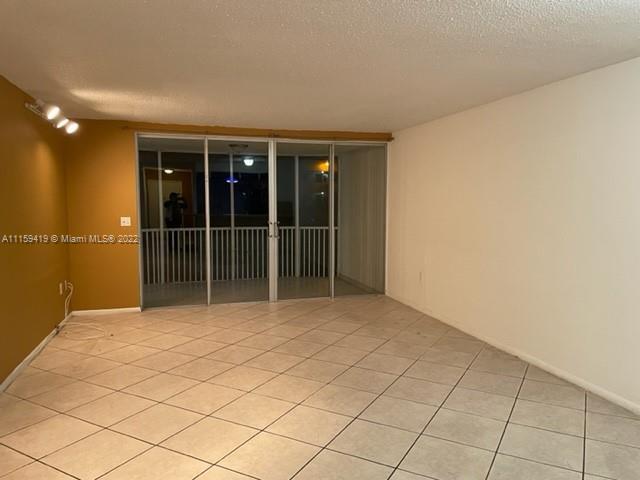 Foto del edificio - 1660 NE 191st St