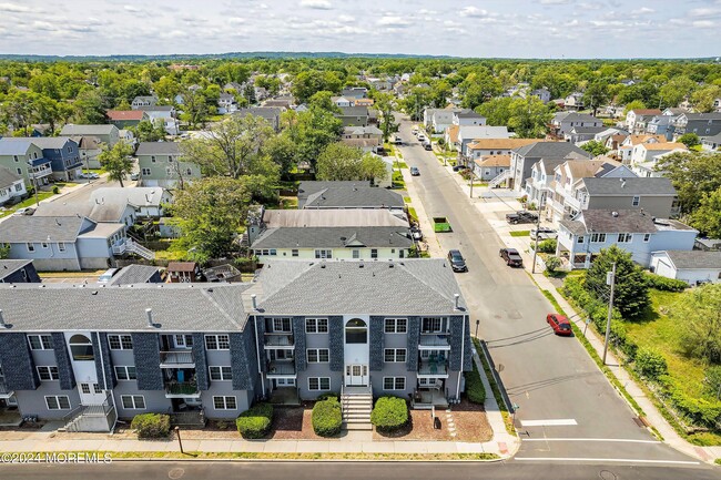 Building Photo - 98 Beachway Ave