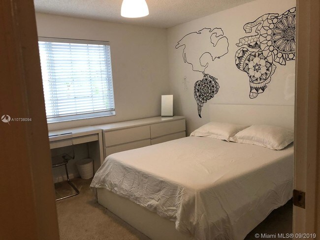 Foto del edificio - 1423 Capri Ln