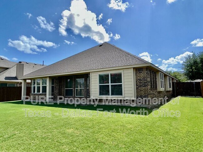 Foto del edificio - 511 Carnation Ln