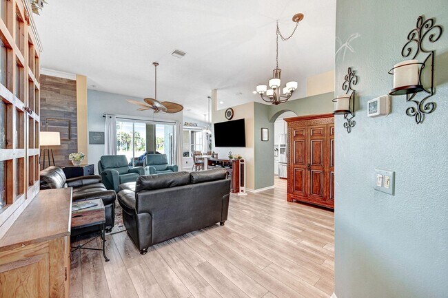 Building Photo - 4932 Worthington Cir