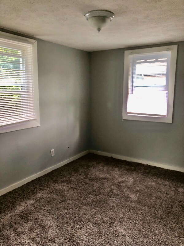 Foto del edificio - 1731 Meyers Ln