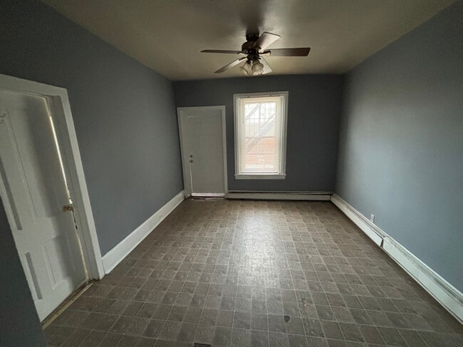 Foto del edificio - 1003 W Main St