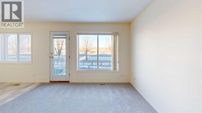 Photo du bâtiment - 236 St James Blvd N