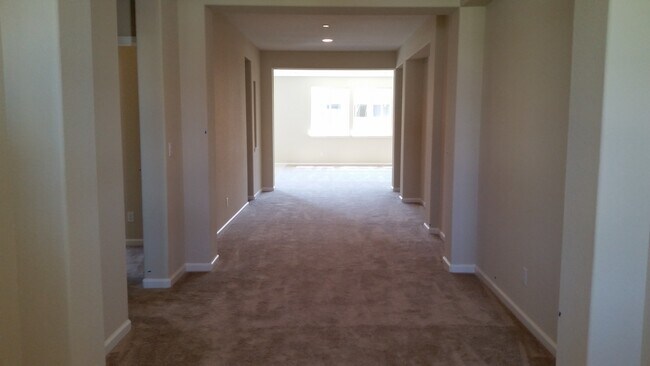 Foto del edificio - Apply Now to Schedule Viewing.