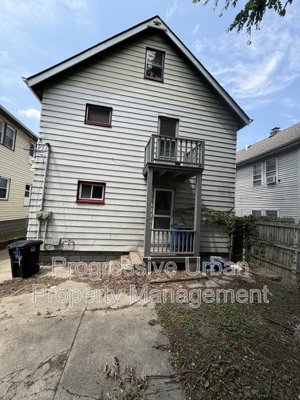 Building Photo - 3235 W 121st St