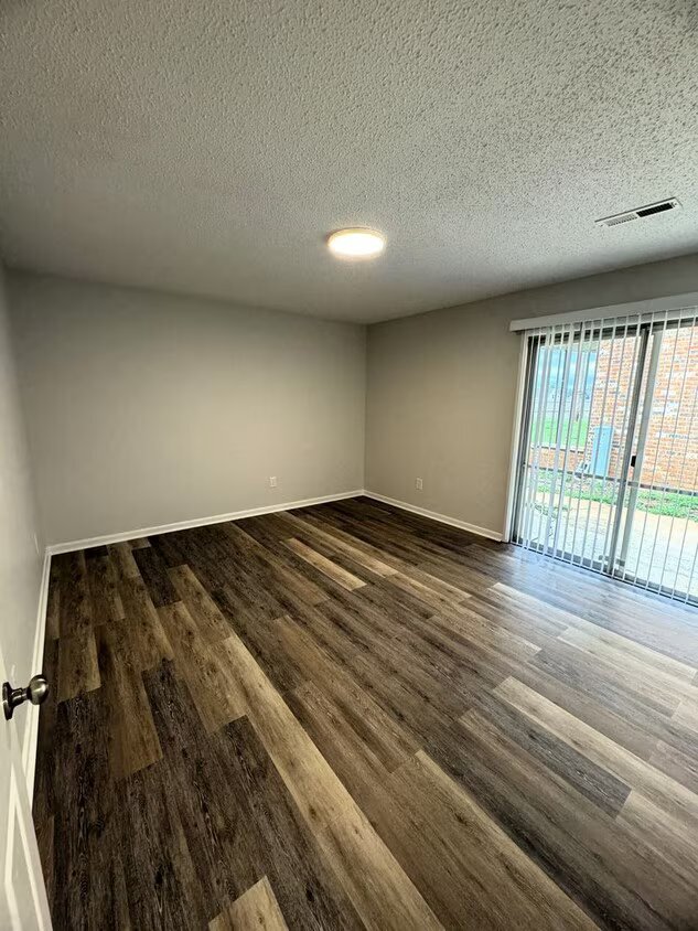 Foto del edificio - 208 Cloverleaf Dr