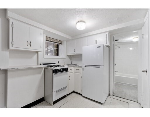 Building Photo - 50 Follen St