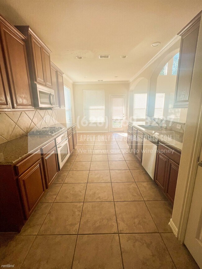 Building Photo - 4 br, 2.5 bath House - 12103 Cove Ridge Ln -