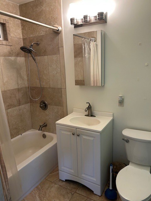 Building Photo - 137 Aliilani Pl