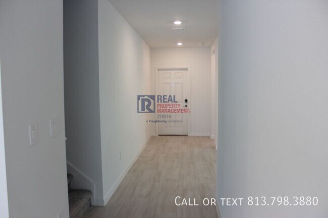 Building Photo - 1716 Tropical Oasis Ave