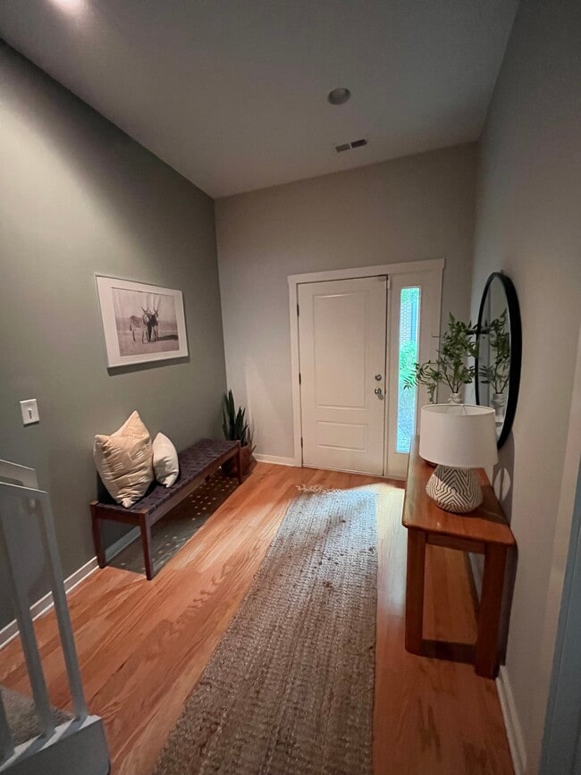 Entry - 1021 S Wall St