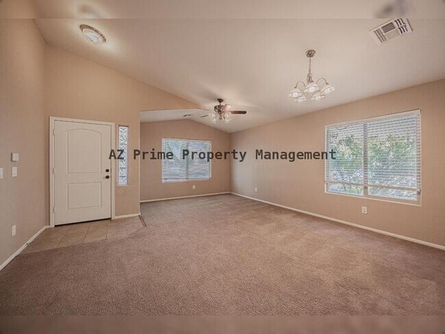 Foto del edificio - 4983 S 236th Dr