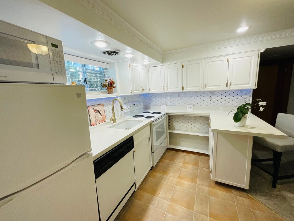 Foto principal - 7721 17th Ave NE